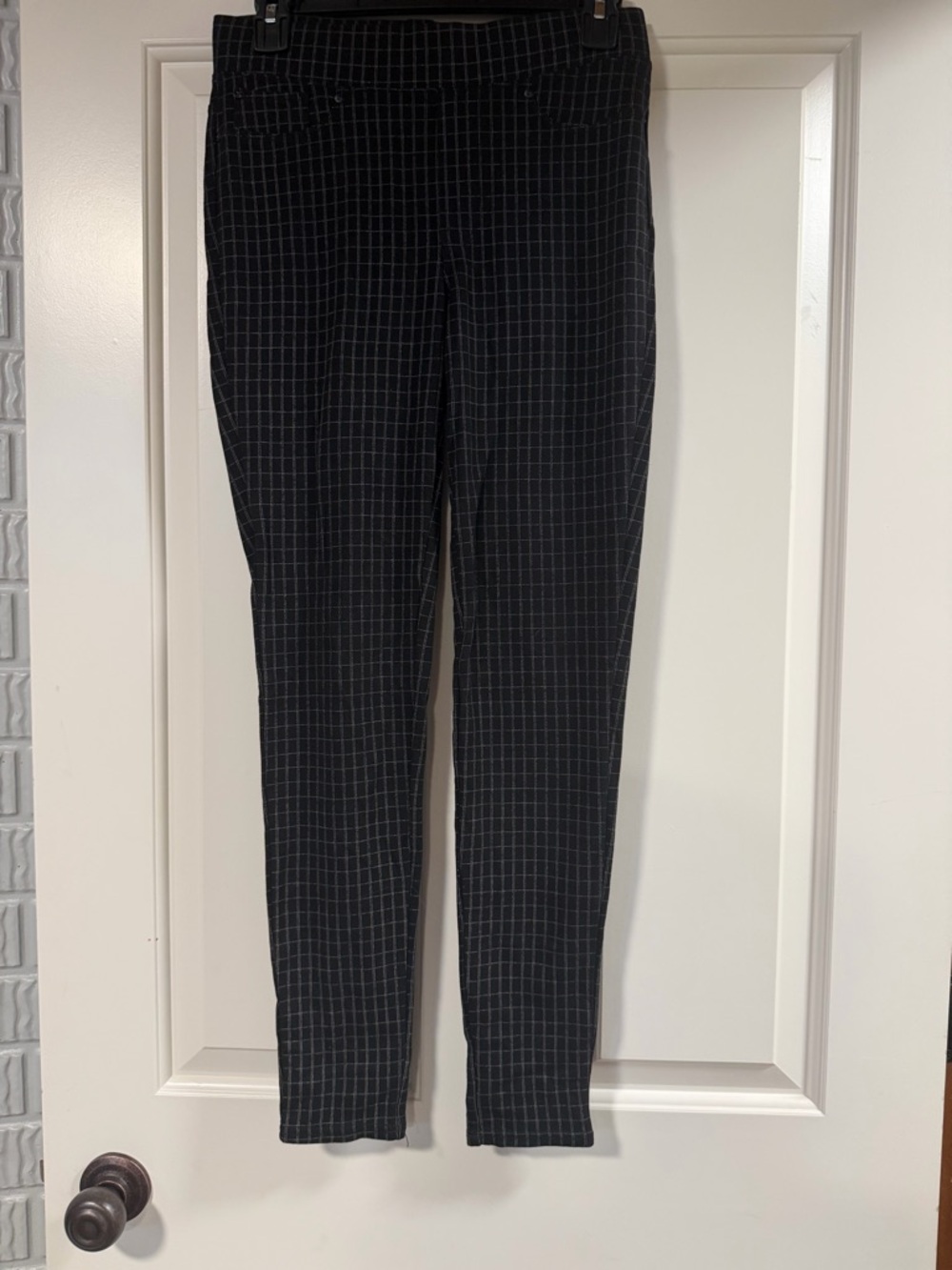 Seven7 Pull-On Plaid Leggings Size Small Black Grid Print Stretch Pants